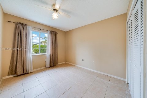 Casa en venta en Miami, Florida, 3 dormitorios, 135.08 m2 № 1993171 - foto 22