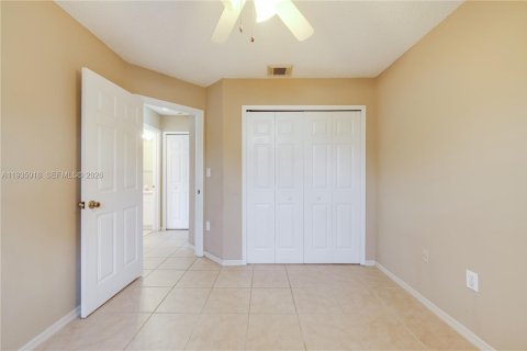 Casa en venta en Miami, Florida, 3 dormitorios, 135.08 m2 № 1993171 - foto 25