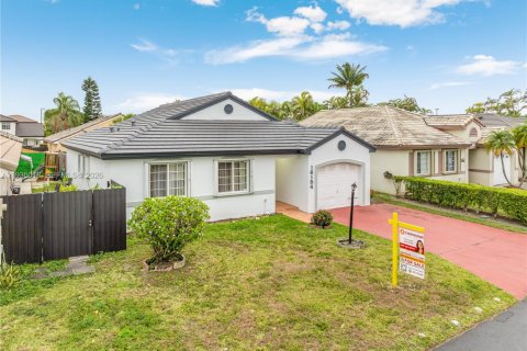 Casa en venta en Miami, Florida, 3 dormitorios, 135.08 m2 № 1993171 - foto 3