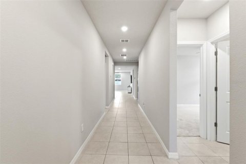 Villa ou maison à vendre à Zephyrhills, Floride: 4 chambres, 171.78 m2 № 2167207 - photo 4