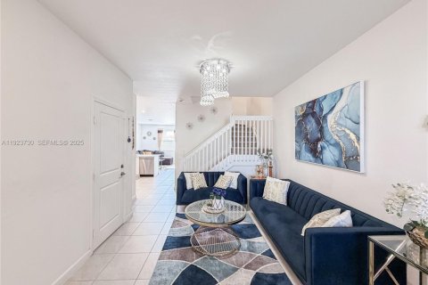 Townhouse in Homestead, Florida 4 bedrooms, 169.08 sq.m. № 1984073 - photo 5