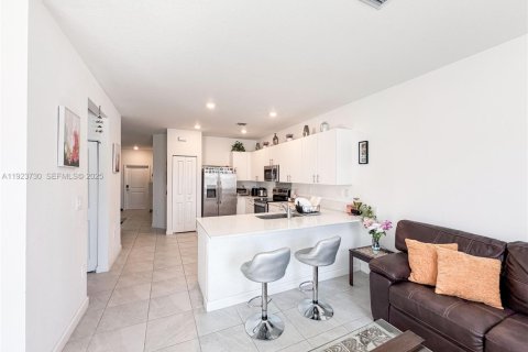 Townhouse in Homestead, Florida 4 bedrooms, 169.08 sq.m. № 1984073 - photo 14