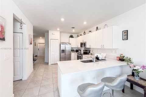 Townhouse in Homestead, Florida 4 bedrooms, 169.08 sq.m. № 1984073 - photo 9