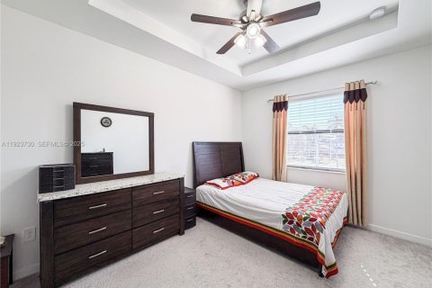 Townhouse in Homestead, Florida 4 bedrooms, 169.08 sq.m. № 1984073 - photo 16