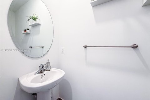 Townhouse in Homestead, Florida 4 bedrooms, 169.08 sq.m. № 1984073 - photo 27