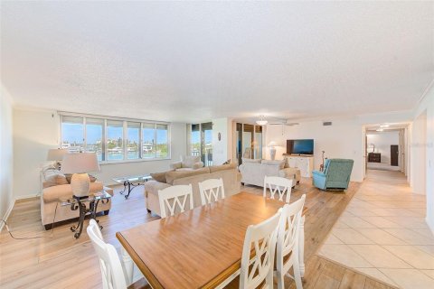 Condo in Clearwater, Florida, 2 bedrooms  № 1205344 - photo 14