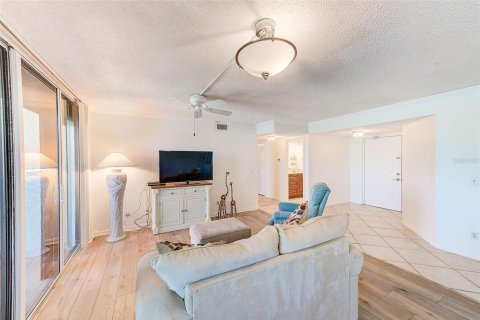 Condo in Clearwater, Florida, 2 bedrooms  № 1205344 - photo 9