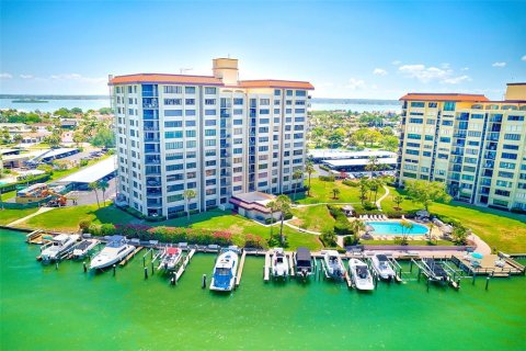 Condo in Clearwater, Florida, 2 bedrooms  № 1205344 - photo 1