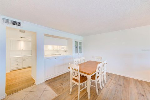Condo in Clearwater, Florida, 2 bedrooms  № 1205344 - photo 13