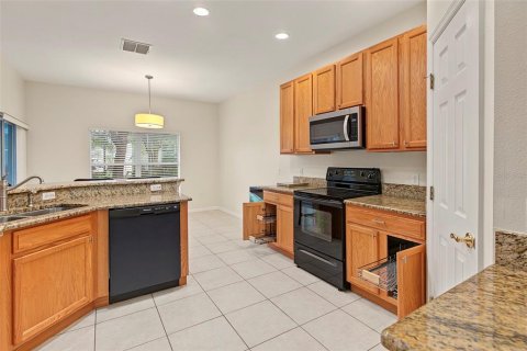Villa ou maison à vendre à Kissimmee, Floride: 2 chambres, 138.24 m2 № 2398483 - photo 11