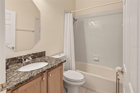 Villa ou maison à vendre à Kissimmee, Floride: 2 chambres, 138.24 m2 № 2398483 - photo 21