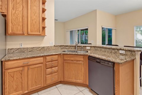 Villa ou maison à vendre à Kissimmee, Floride: 2 chambres, 138.24 m2 № 2398483 - photo 14