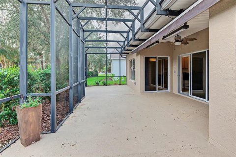 Villa ou maison à vendre à Kissimmee, Floride: 2 chambres, 138.24 m2 № 2398483 - photo 19