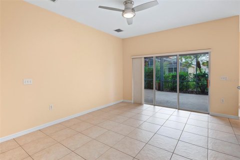 Villa ou maison à vendre à Kissimmee, Floride: 2 chambres, 138.24 m2 № 2398483 - photo 6