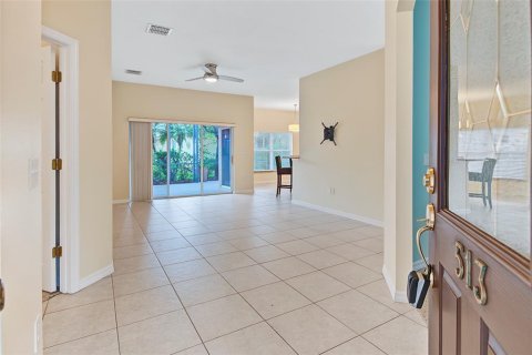 Villa ou maison à vendre à Kissimmee, Floride: 2 chambres, 138.24 m2 № 2398483 - photo 4