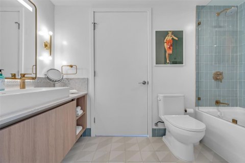 Condo in Miami, Florida, 1 bedroom  № 2059866 - photo 13
