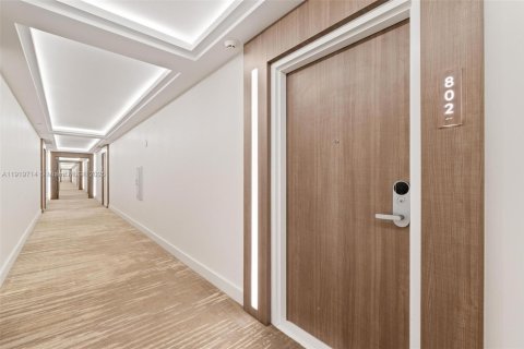 Condo in Miami Beach, Florida, 1 bedroom № 1975169 - photo 5