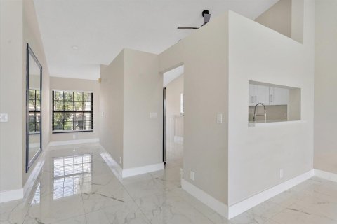 Copropriété à vendre à Boca Raton, Floride: 2 chambres, 155.98 m2 № 2431571 - photo 9