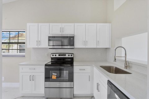 Copropriété à vendre à Boca Raton, Floride: 2 chambres, 155.98 m2 № 2431571 - photo 11