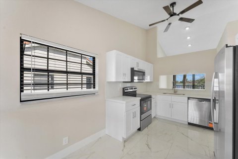 Copropriété à vendre à Boca Raton, Floride: 2 chambres, 155.98 m2 № 2431571 - photo 15
