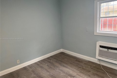 Снять в аренду виллу или дом в Холливуд, Флорида 1 спальня, 60.39м2, № 1971097 - фото 5