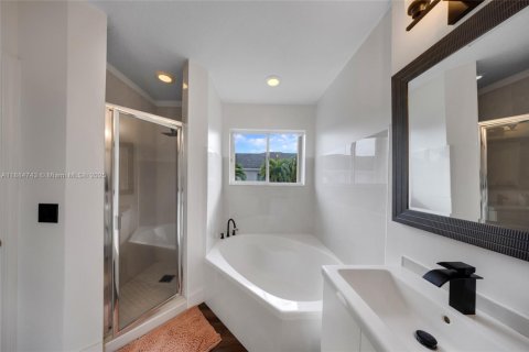 Touwnhouse à louer à Doral, Floride: 3 chambres, 140.47 m2 № 1930234 - photo 24