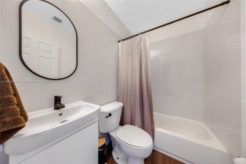 Touwnhouse à louer à Doral, Floride: 3 chambres, 140.47 m2 № 1930234 - photo 25