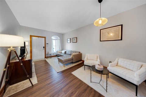 Touwnhouse à louer à Doral, Floride: 3 chambres, 140.47 m2 № 1930234 - photo 6