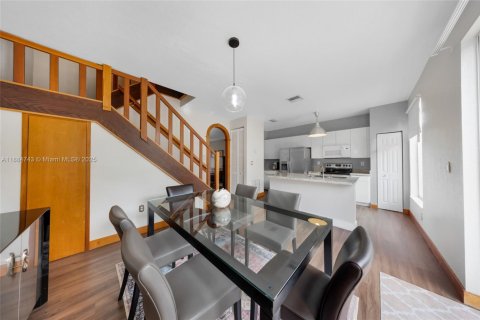 Touwnhouse à louer à Doral, Floride: 3 chambres, 140.47 m2 № 1930234 - photo 15