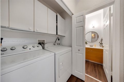 Touwnhouse à louer à Doral, Floride: 3 chambres, 140.47 m2 № 1930234 - photo 10