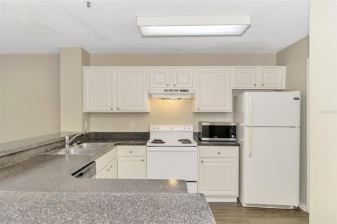 Condo in Sarasota, Florida, 3 bedrooms  № 2213831 - photo 2