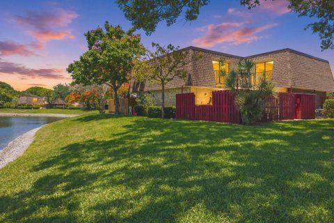 Adosado en Delray Beach, Florida 2 dormitorios, 114.73 m2 № 2261905