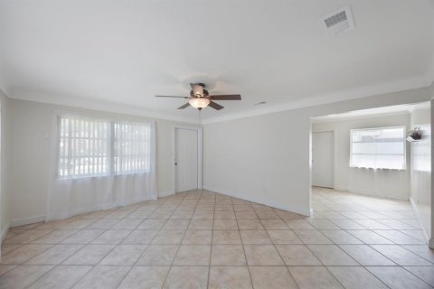 Casa en venta en Saint Petersburg, Florida, 3 dormitorios, 92.9 m2 № 1877343 - foto 5