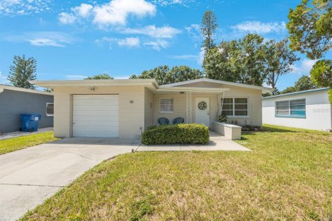 Casa en venta en Saint Petersburg, Florida, 3 dormitorios, 92.9 m2 № 1877343 - foto 1