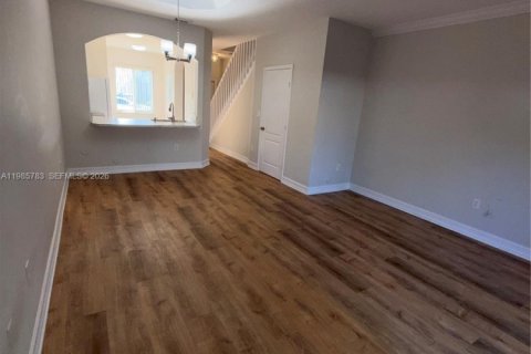 Снять в аренду таунхаус в Пальметто-Бей, Флорида 2 спальни, 104.05м2, № 2047411 - фото 10