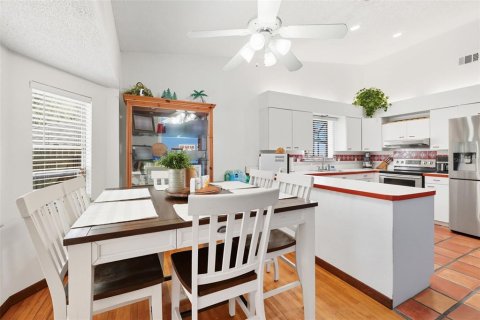 Casa en venta en Apopka, Florida, 3 dormitorios, 168.62 m2 № 1913385 - foto 9