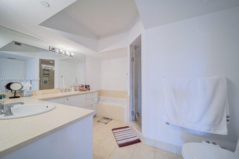 Купить кондоминиум в Авентура, Флорида 2 спальни, 122.63м2, № 1978769 - фото 21