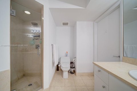 Купить кондоминиум в Авентура, Флорида 2 спальни, 122.63м2, № 1978769 - фото 23