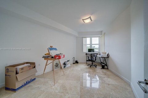 Купить кондоминиум в Авентура, Флорида 2 спальни, 122.63м2, № 1978769 - фото 27