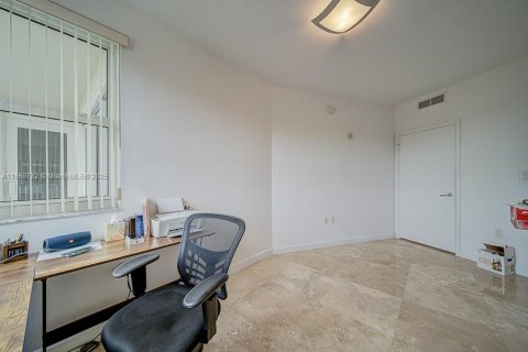 Купить кондоминиум в Авентура, Флорида 2 спальни, 122.63м2, № 1978769 - фото 26