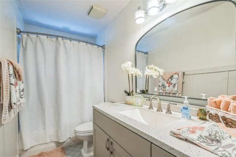 House in Sun City Center, Florida 3 bedrooms, 170.75 sq.m. № 1800111 - photo 20