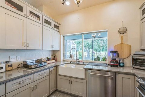 House in Sun City Center, Florida 3 bedrooms, 170.75 sq.m. № 1800111 - photo 15