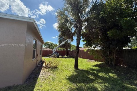 House in Pompano Beach, Florida 3 bedrooms, 119.19 sq.m. № 2075317 - photo 17