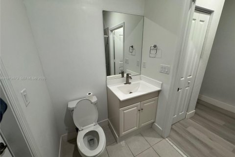Снять в аренду коммерческую недвижимость в Хомстед, Флорида 1 спальня, 53.33м2, № 2079672 - фото 10