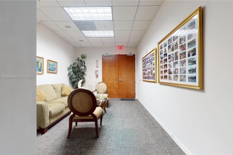 Immobilier commercial à vendre à Miami, Floride № 1949739 - photo 10