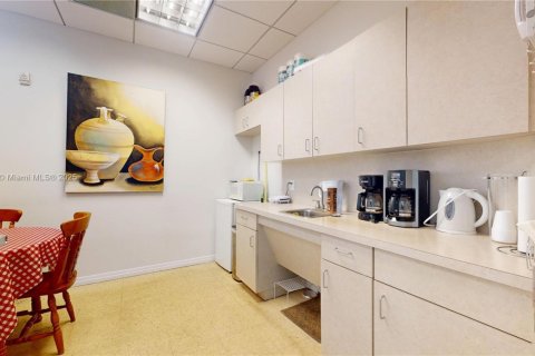 Immobilier commercial à vendre à Miami, Floride № 1949739 - photo 12