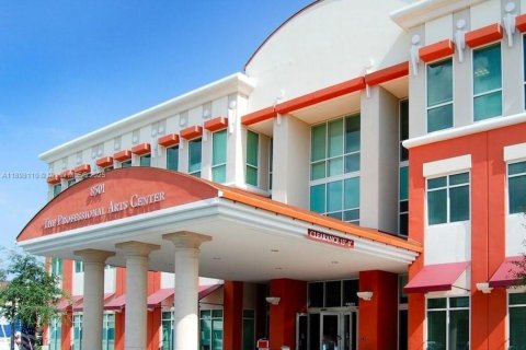 Immobilier commercial à vendre à Miami, Floride № 1949739 - photo 1