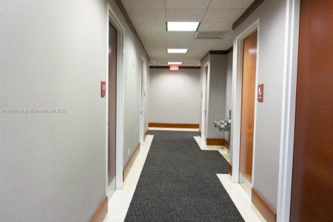Immobilier commercial à vendre à Miami, Floride № 1949739 - photo 14