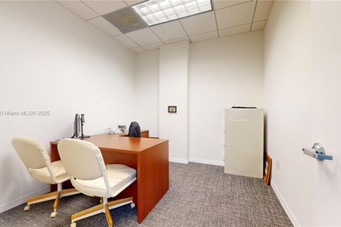 Immobilier commercial à vendre à Miami, Floride № 1949739 - photo 6