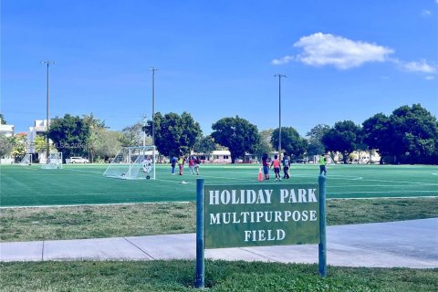 Снять в аренду таунхаус в Форт-Лодердейл, Флорида 3 спальни, 220.74м2, № 2031431 - фото 23